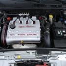 Alfa Romeo 147 1.6 Twin Spark 105KM komora silnika