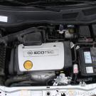 Opel Astra G 1.6 ECOTEC 100KM Kombi SQ 32, komora silnika