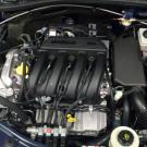 Dacia Duster 4x4 1.6 16V 105KM komora silnika