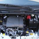 Toyoty Yaris III 1.0 VVT-i 69KM komora silnika