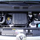 VW UP! 1.0 60KM komora silnika